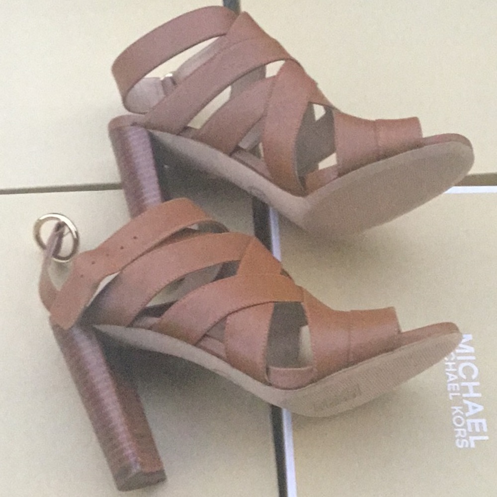 Michael Kors shoes - Picture 3 of 7